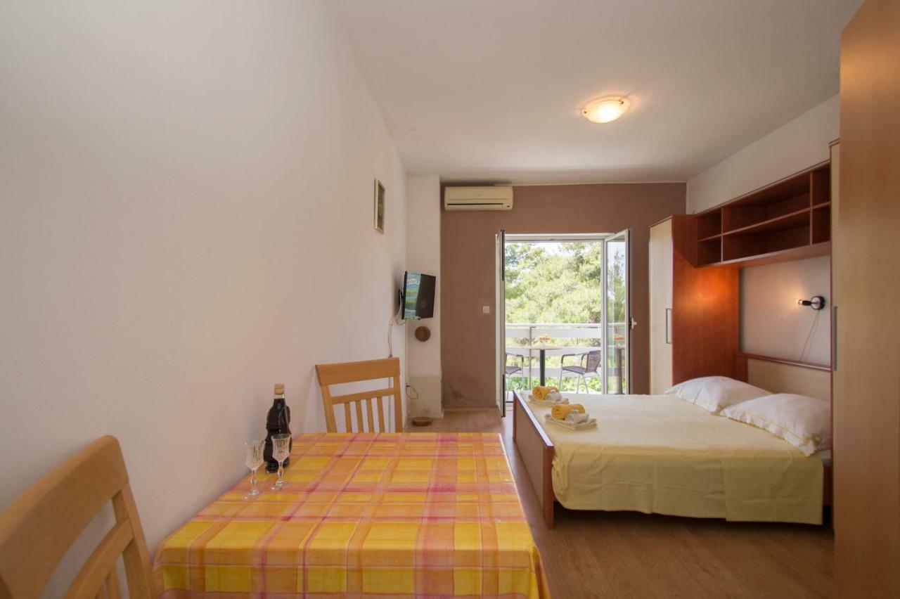 Vita Apartments Zrnovo Екстериор снимка